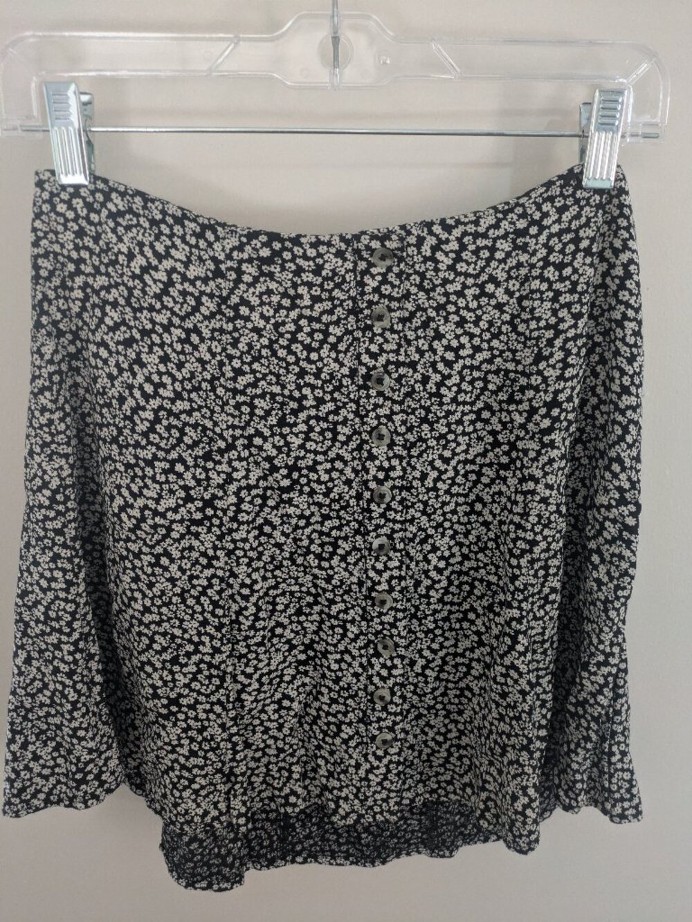 American Eagle Floral Button Detail Mini Skirt - Size 2